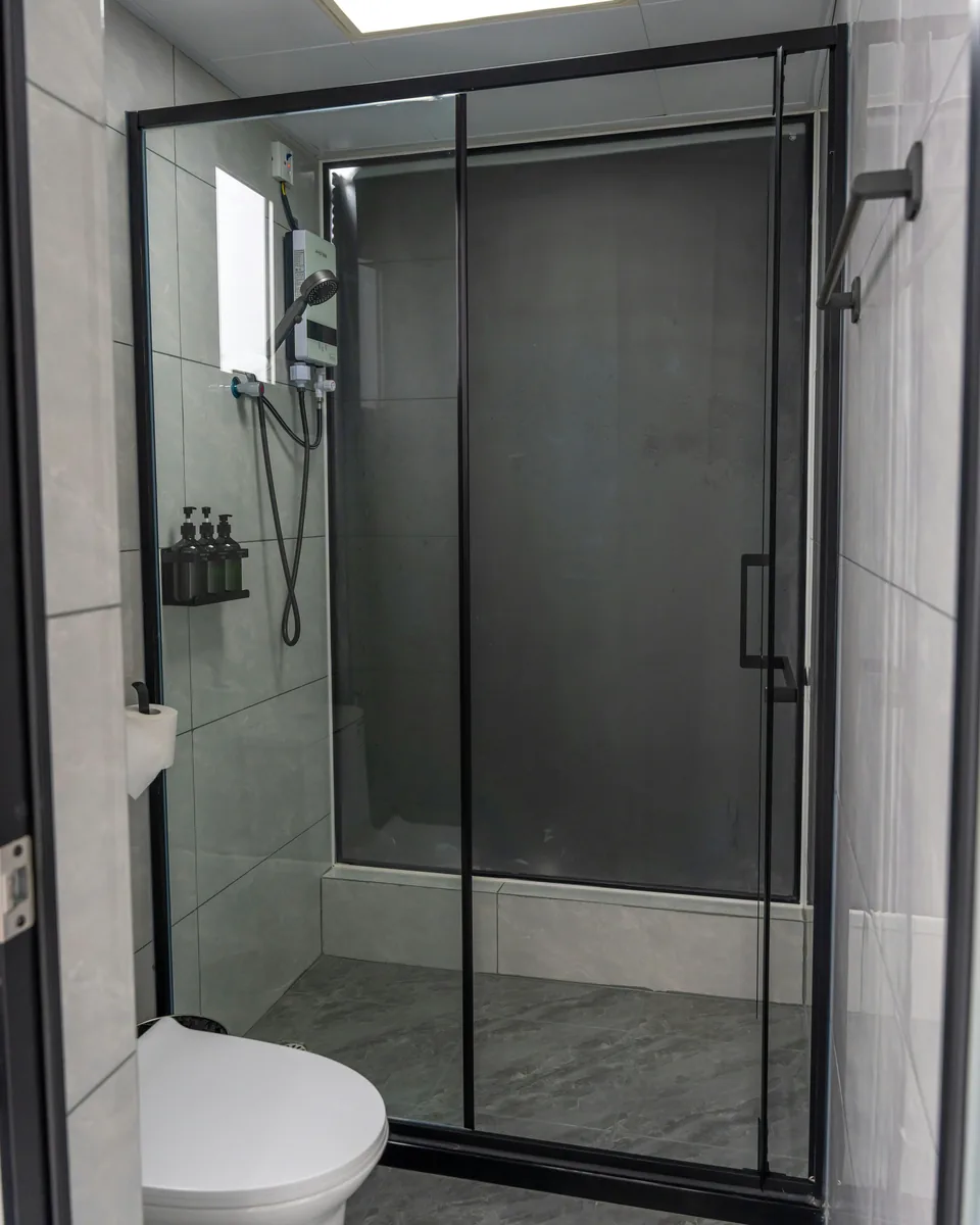 Referencia de baño compacto renovado