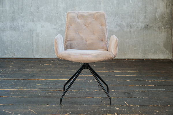 Silla KAWOLA NEW CHARME, silla giratoria de comedor, tapizada en terciopelo color topo (Pana)