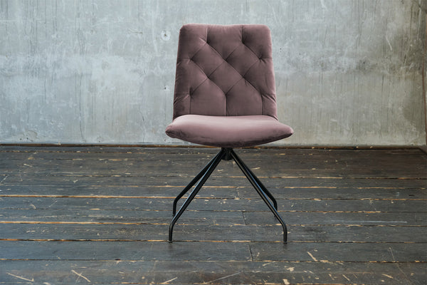 Silla KAWOLA NEW CHARME, silla giratoria de comedor, terciopelo gris rosado
