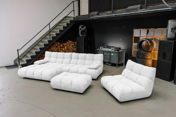 Conjunto de salón KAWOLA VIVIEN: sofá esquinero, sillón giratorio, puf y banco, de Pana fina blanca